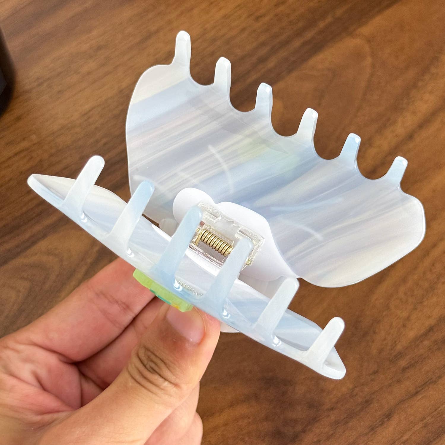 A Tegneserie Skyformet Hvalpemønster Acetat Hårklemme for engroshandel på Faire5