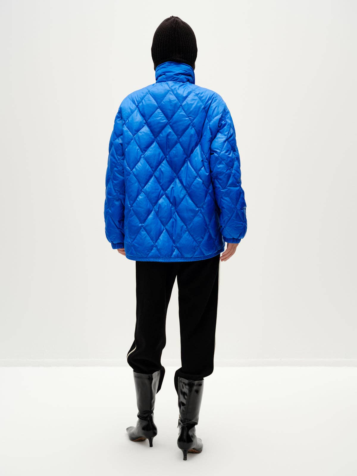 Urlazh - Wholesale Puffer Jacket - Women's - Klein Blue Jacket1