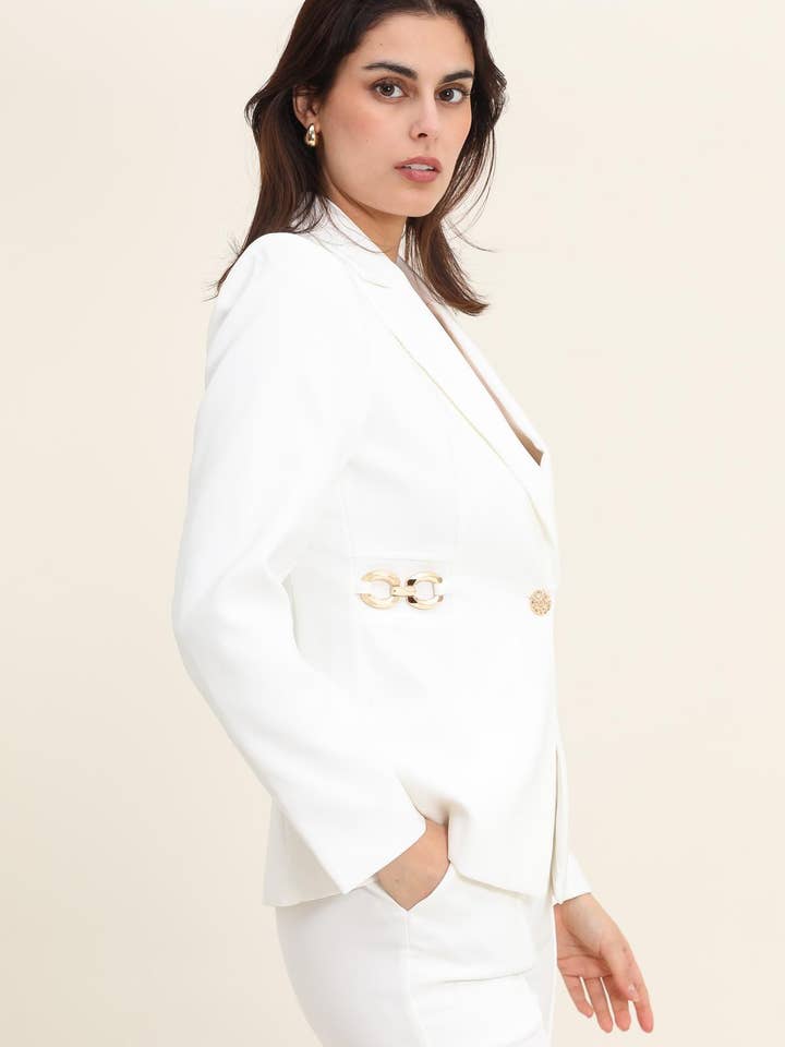 LULUMARY – Großhandel Jacke – Damen – Figurbetonter Blazer V279 mit Golddetails18