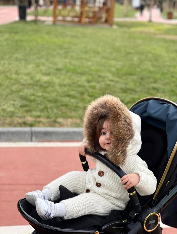 Nipperland - Vente Barboteuse – bébé - Combinaison en laine tricotée avec capuche et fourrure amovible5
