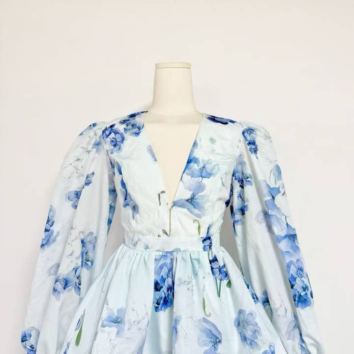 Productseeker - Wholesale Dress - Women's - DR438 V-Neck Lantern Sleeve Floral Print Short Dress2