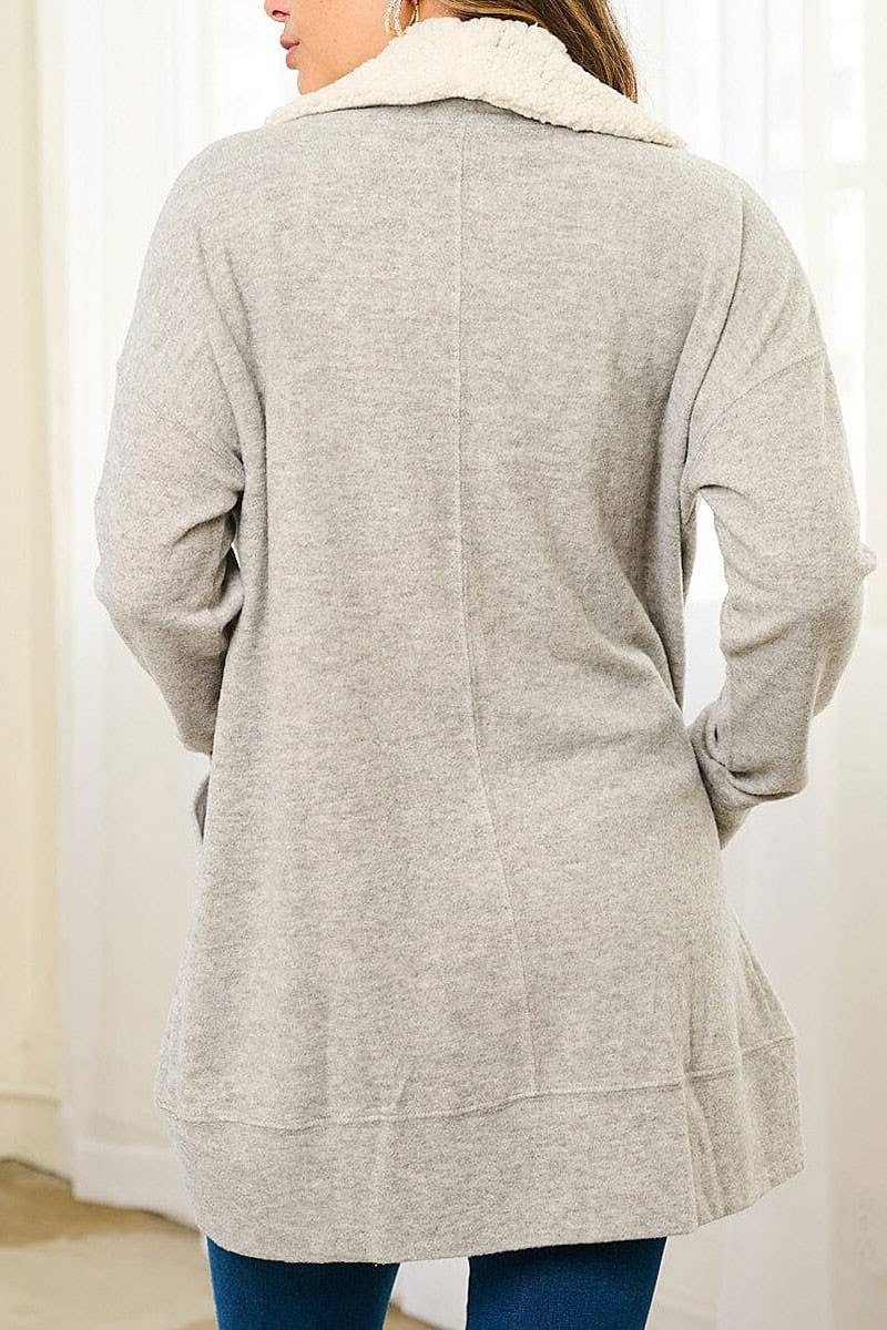 ROUSSEAU - Venta al por mayor Cárdigan - Mujer - CÁRDIGAN CON CUELLO SHERPA CON BOLSILLOS FRONTALES ABIERTOS3