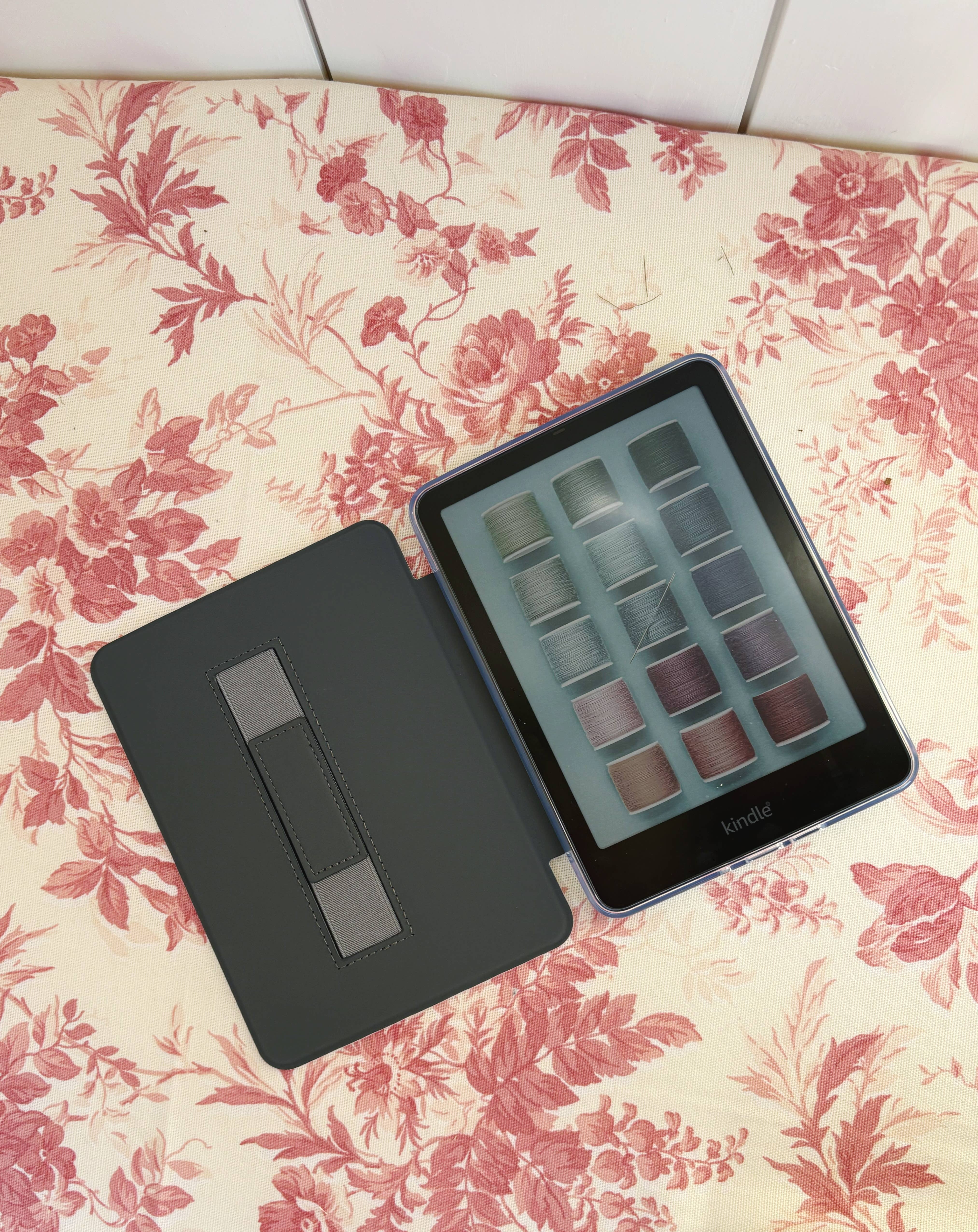 The Blush Hut - Wholesale Book Cover - Too Cute to Be Reading This Filth - Kindle Case1