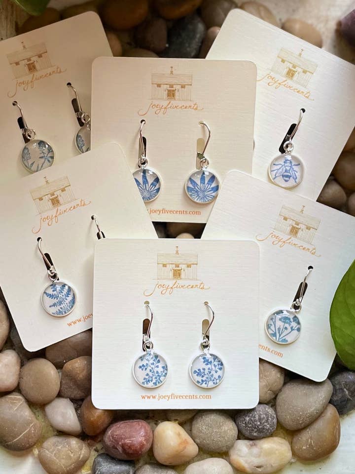 Brincos pendurados à mão - botânicos azuis, cogumelo, abelha por atacado de joeyfivecents