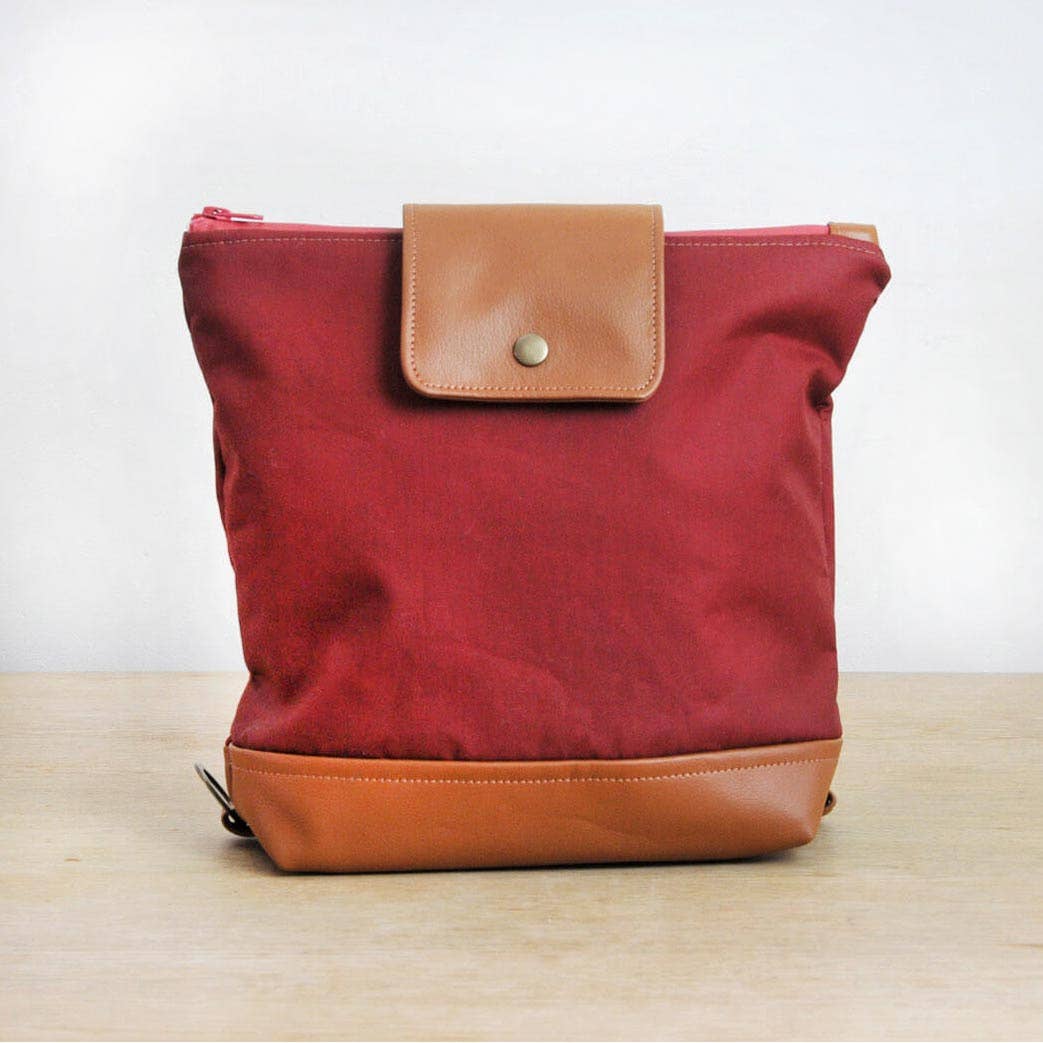 Lauren Holloway - Wholesale Backpack - Women's - Waterproof Convertible Backpack5