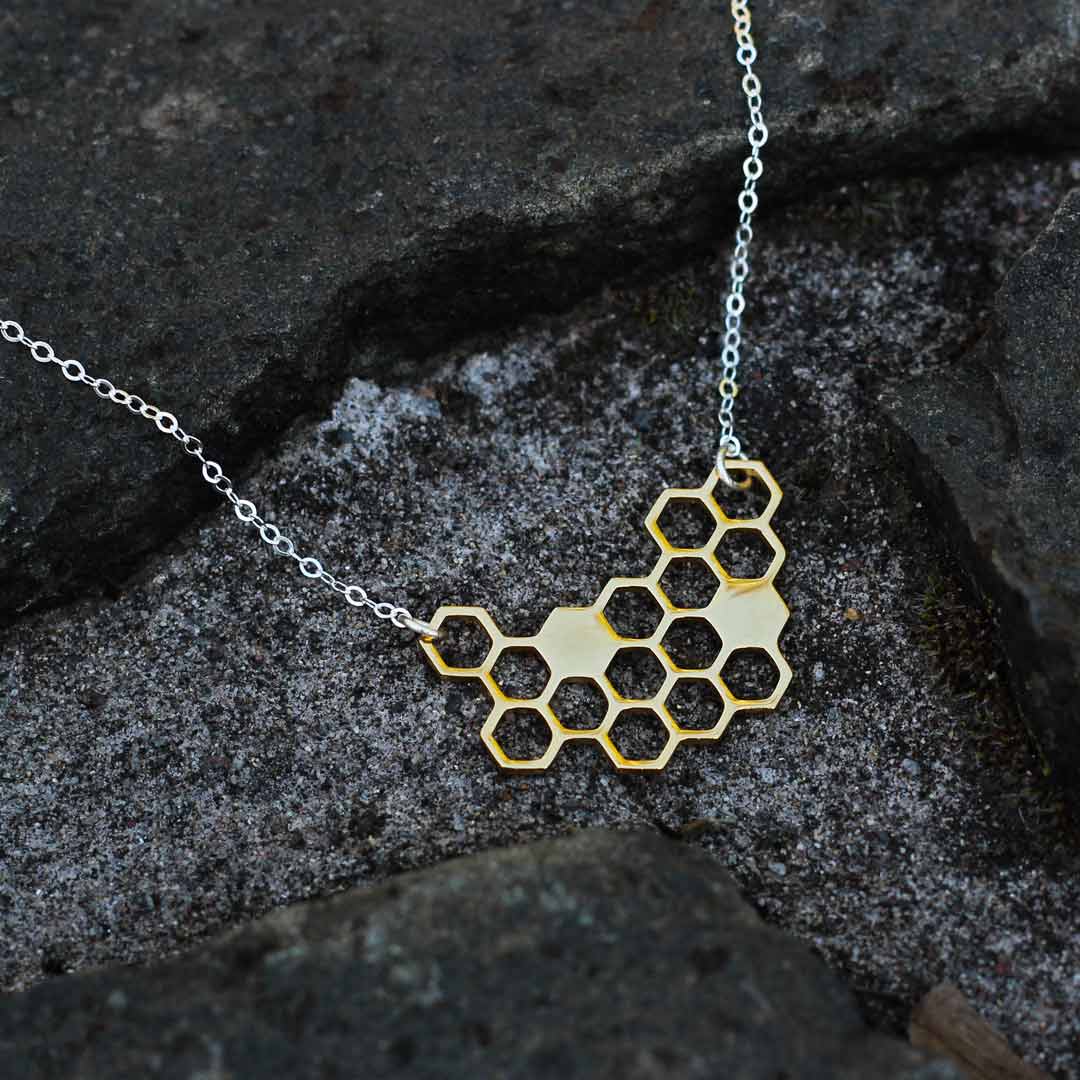 Boutique Academia - Vente Colliers à pendentif - Collier en nid d'abeille4