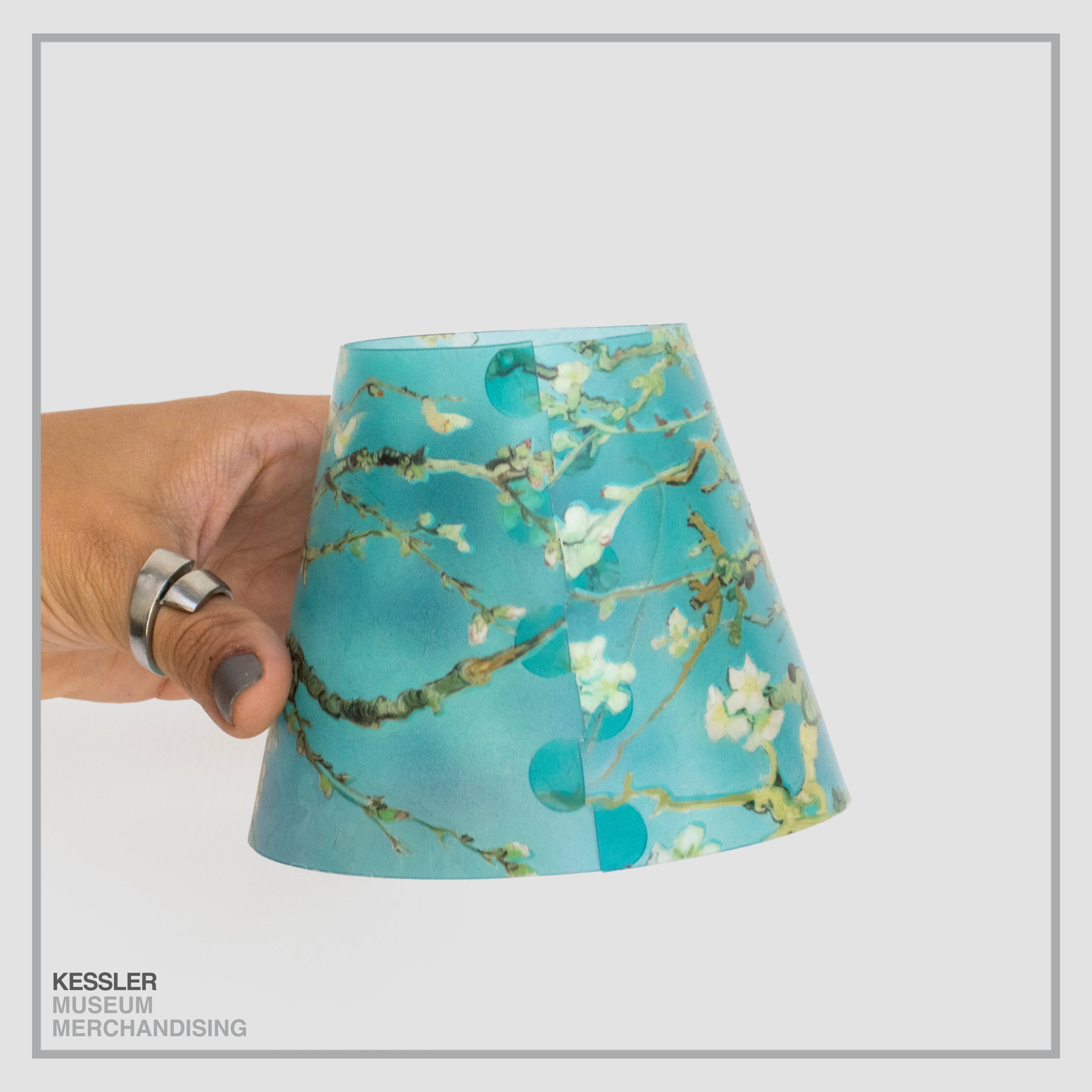 KESSLER MUSEUM MERCHANDISING - Vente Marqueur pour verre à vin - Abat-jour pour verre à vin « Almendro » de Van Gogh4