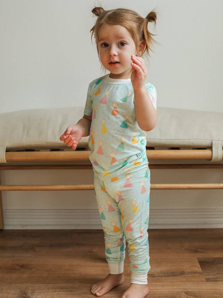 Blauwe pyjamaset van bamboe met verjaardagsprint, 2-delig voor wholesale door Southern Slumber