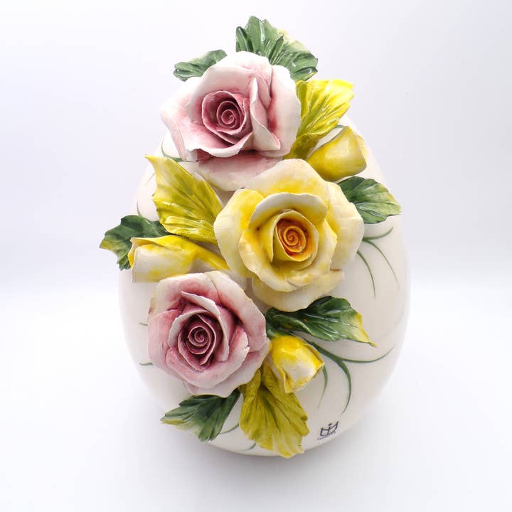 Huevo de cerámica con rosas U100/U101 - H20cm/H13cm M.In Italia para venta al por mayor de LUEM ART ceramiche e porcellane di Capodimonte Made In Italy