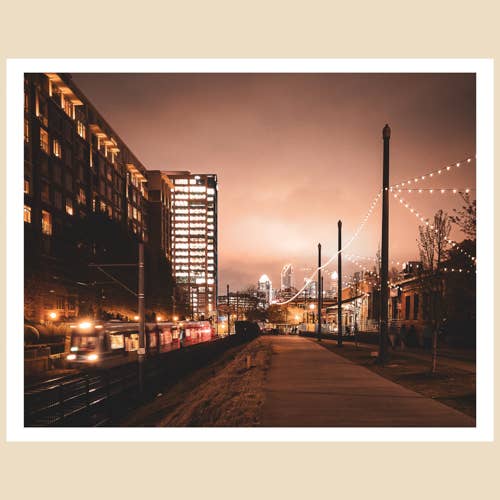 Impression d'art de Charlotte, Caroline du Nord (11 x 14) : Promenades nocturnes, South End pour la vente par Charlotte to Paris