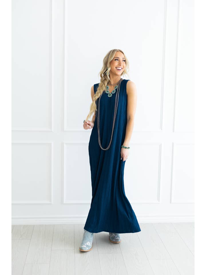 Andrée by Unit - Wholesale Dress - Women's - Textured Pleated Maxi Dress