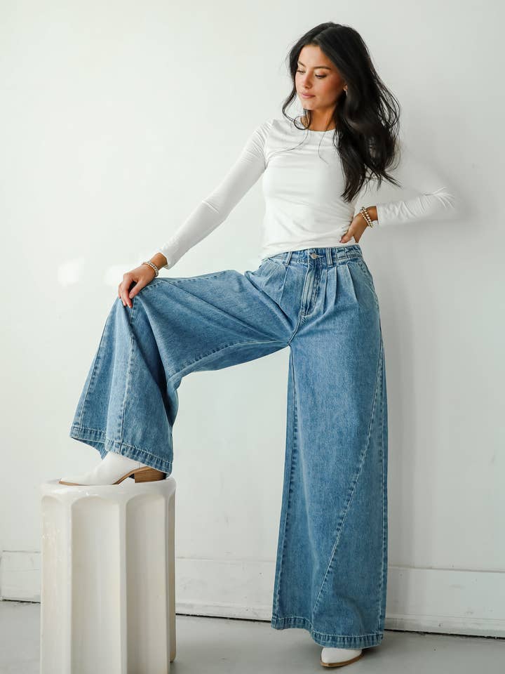 Kenzie Medium Wash Wide Leg Jeans for wholesale by Chicto
