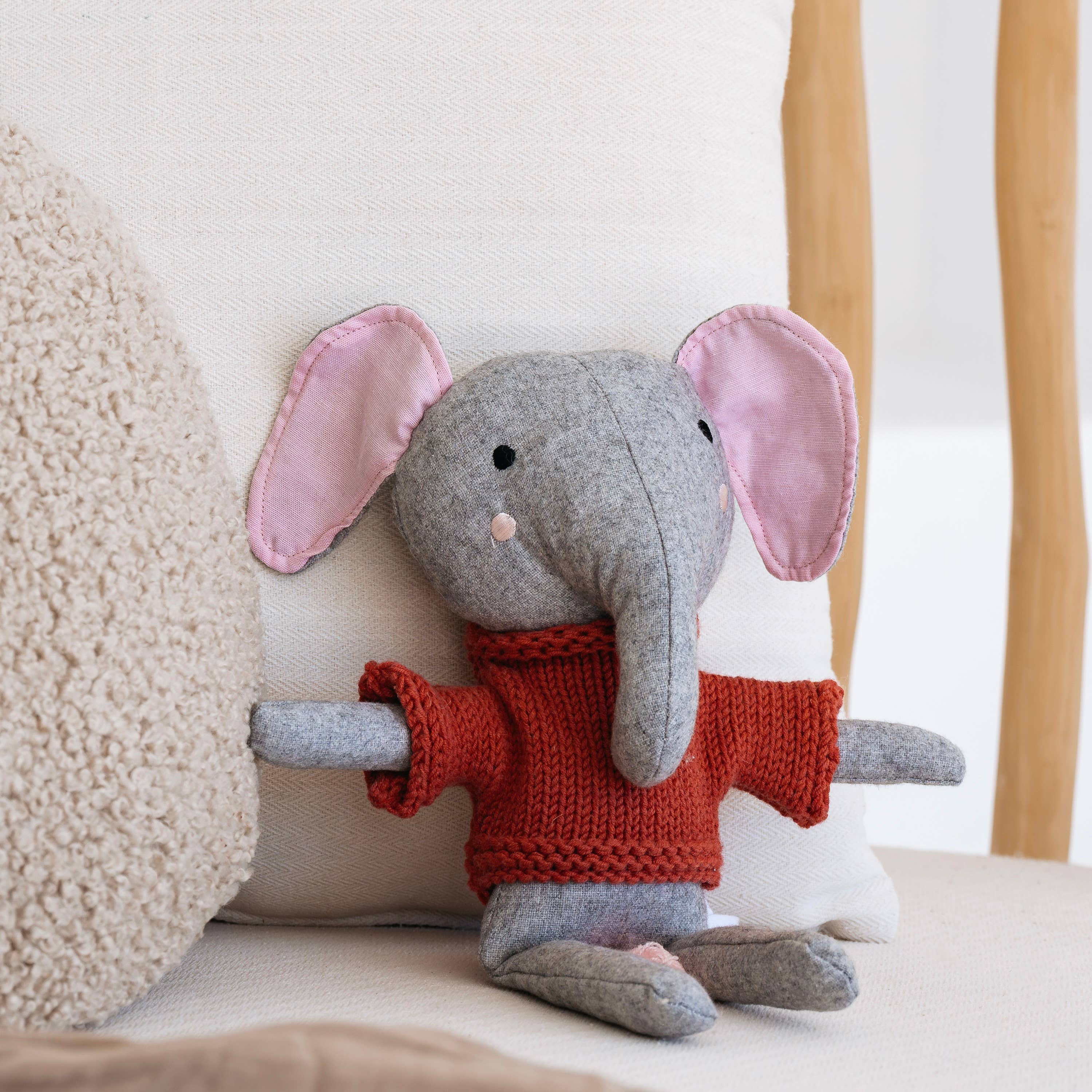 and the little dog laughed – Engroshandel Plyslegetøj - Børn og baby – Edwina Elephant | blød bamse2