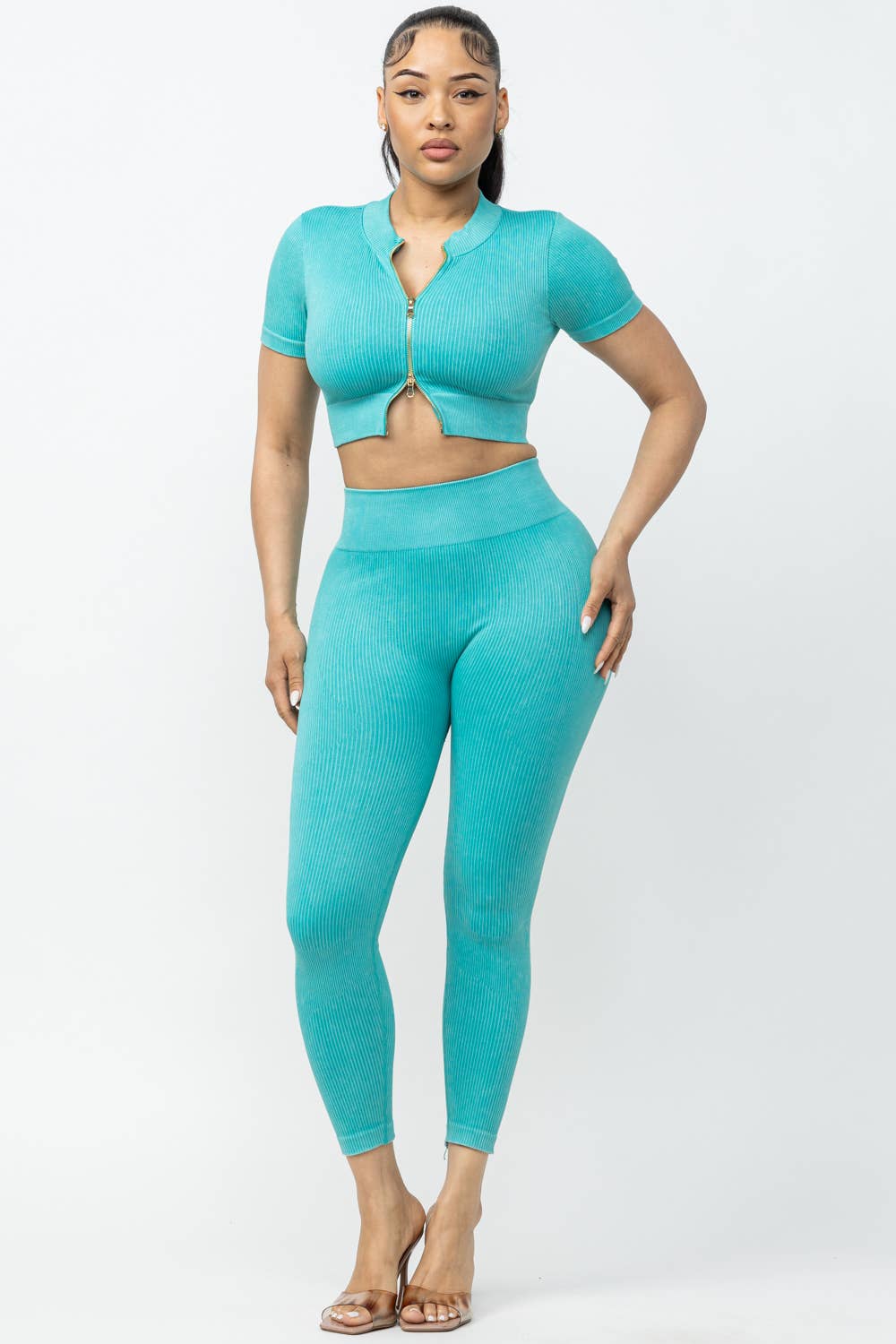 Boswell – Engroshandel Top- og buksesæt (IKKE Loungewear) - Dame – MINERALVASK LYNLÅS FORAN OG SÆT LEGGINGS2