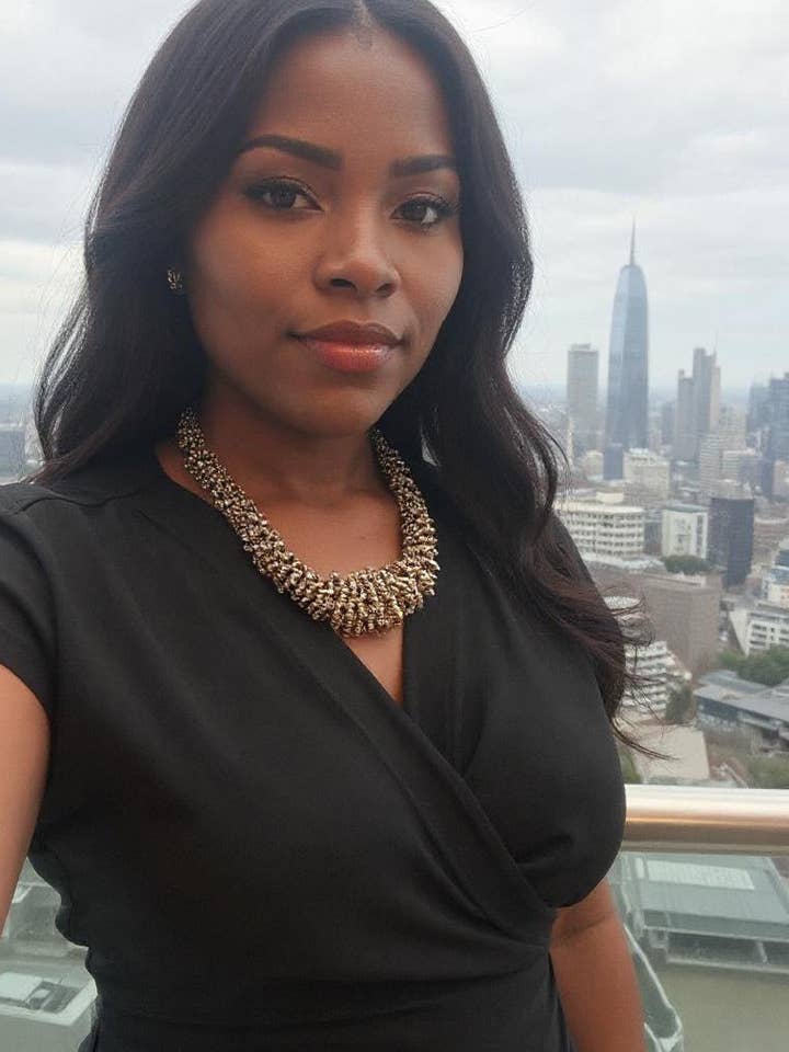 De Emuturenu in Goudstof voor wholesale door Vivienne's Closet