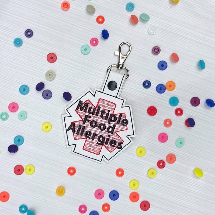 Medical Bag Tags, LLC - Vente Porte-clés – enfant - Porte-clés Allergie à la tomate, Allergies à la tomate, Étiquette de sac à dos, Allergie, Allergies, Alerte, Alerte médicale, Lunch Scolaire, Boîte à lunch, Médical,