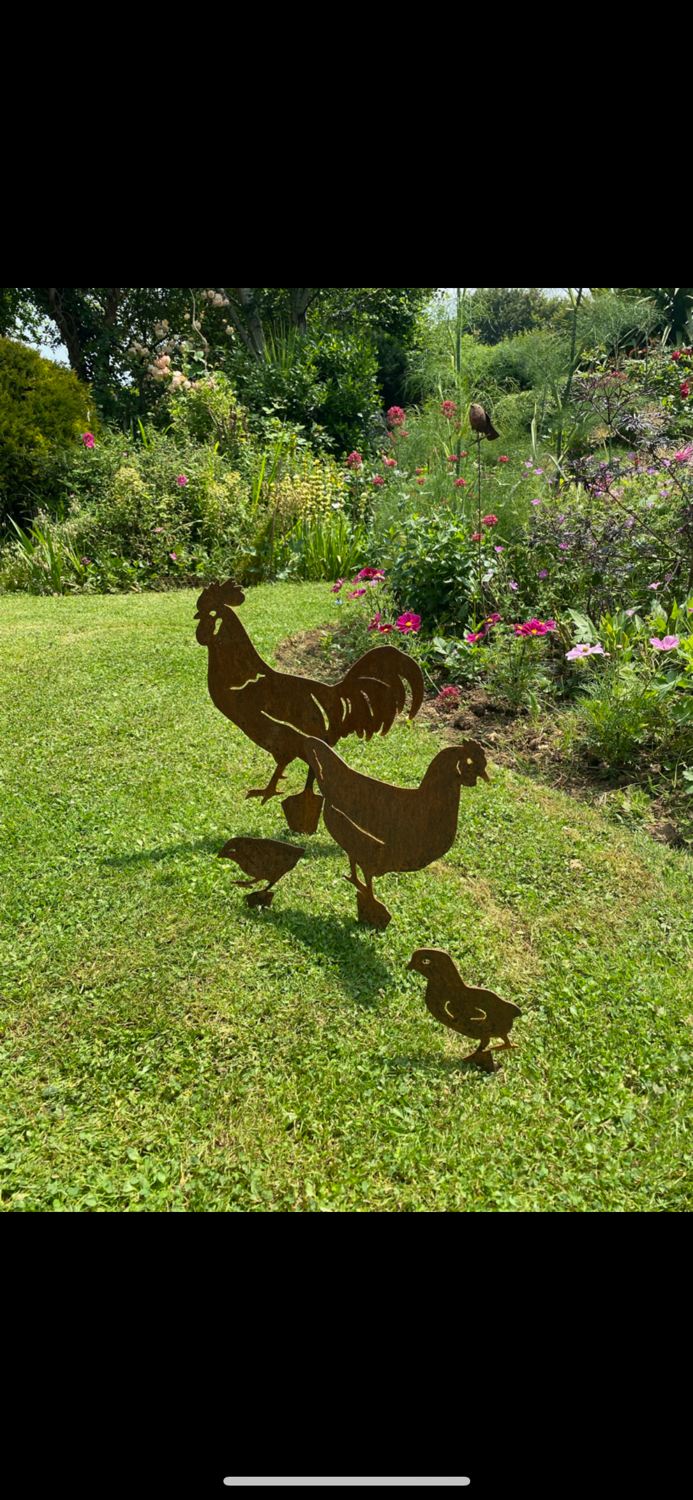 Beechwood Trinkets – wholesale Outdoor ornament/decor – Rustic garden Chicken Family2