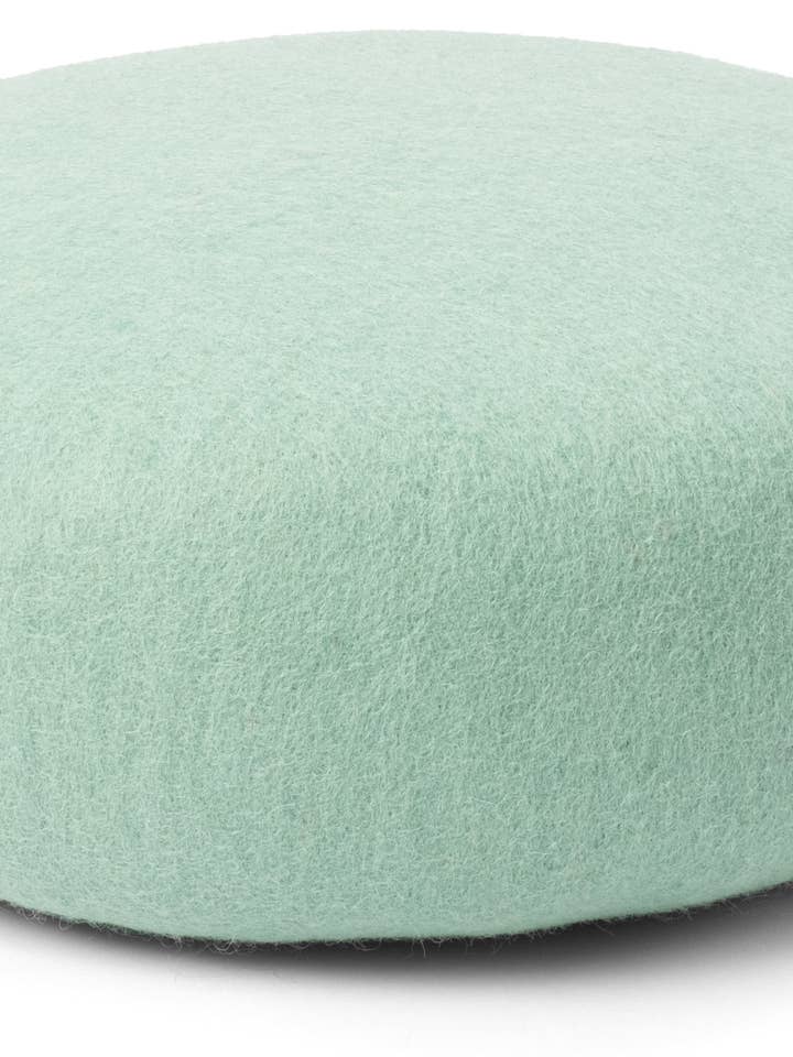 Colour Pouf Fine, 100% uld, håndlavet for engroshandel hos myfelt