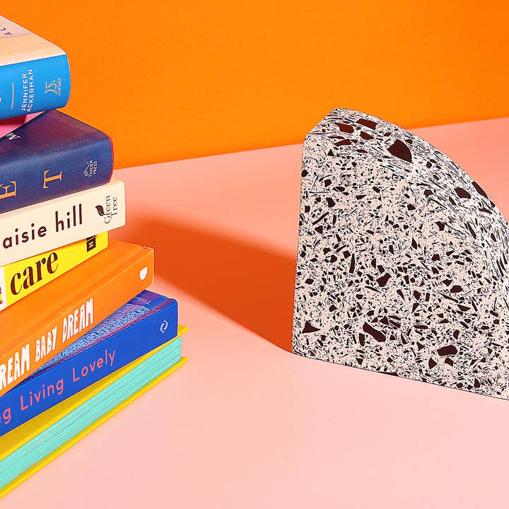 Hey Kiddo Co. – wholesale Bookend – Moonlight White and Black Quarter Circle Terrazzo Bookend