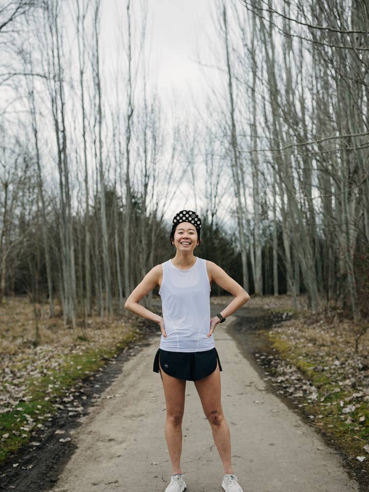 Débardeur de performance longue distance Strider pour la vente par Sarah Marie Running Co