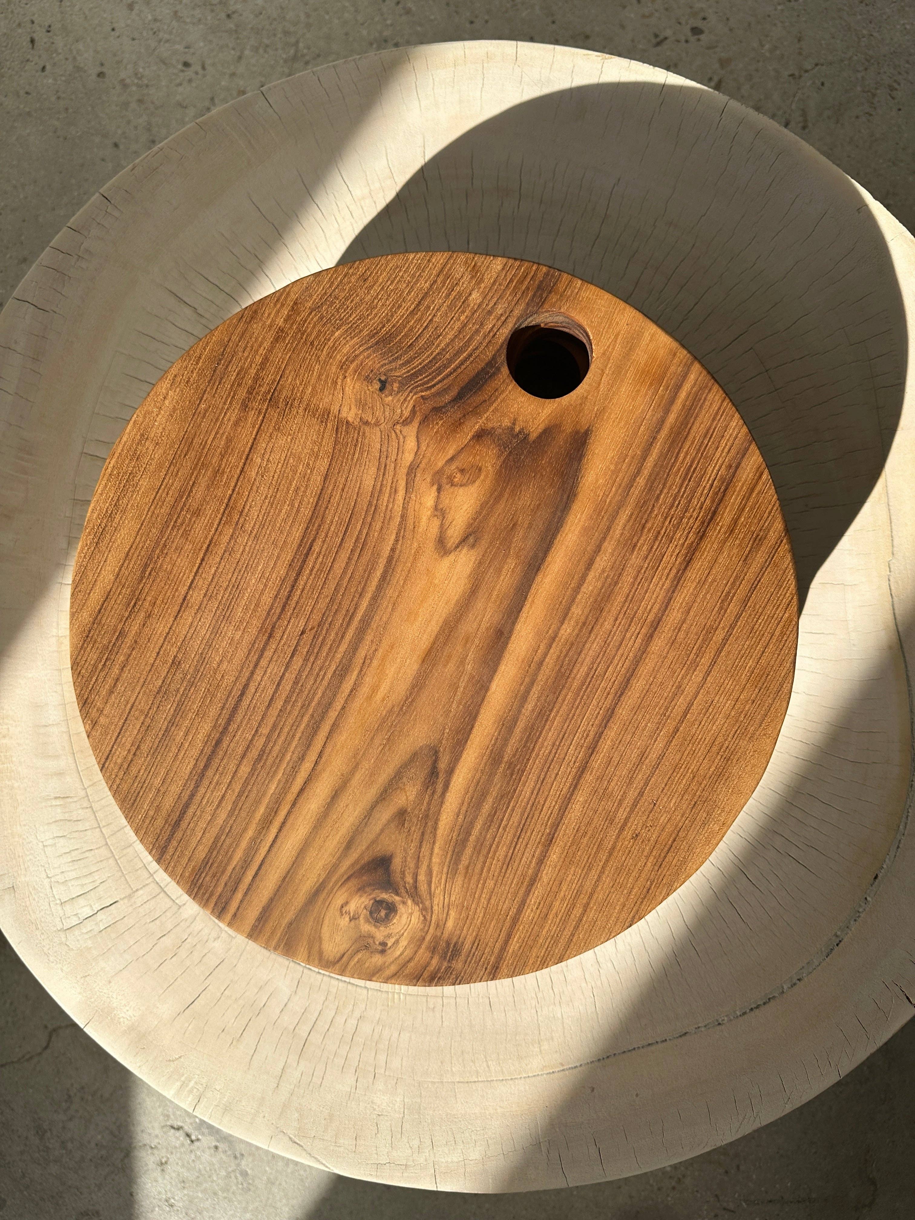 Office Objets – wholesale Skärbräda – Rund skärbräda i urholkad teak D:3045