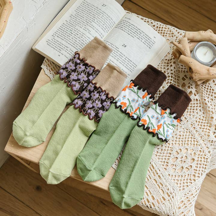 Funkyrel® Atzbranding Limited - Wholesale Socks - Women's - Rufia - Color Block Lace Trim Mid-Calf Socks13