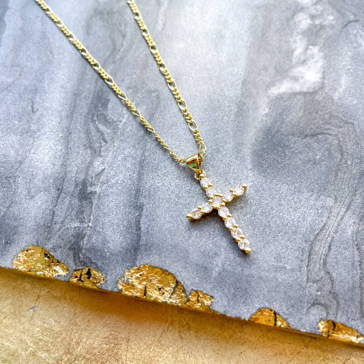 Collier Croix Plaqué Or 18k CZ O’Lolly pour la vente par O’Lolly Jewelry
