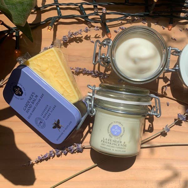 The Edinburgh Natural Skincare Company - Wholesale Bath & Body Set - Large Gardener's Luxury Gift Box5