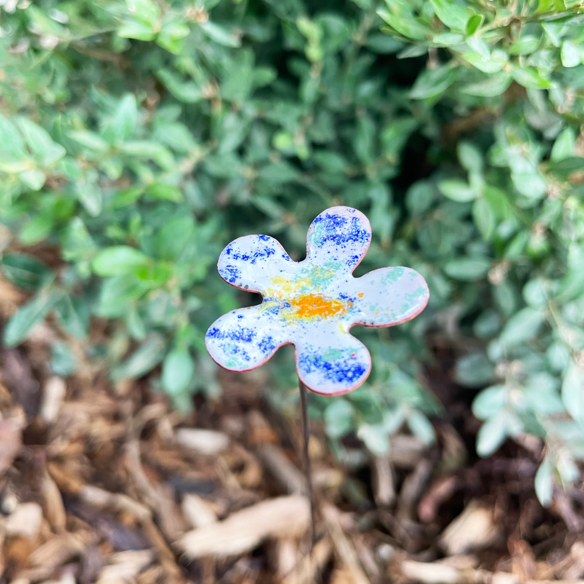 Clever Goods by Annabelle Noel Designs - Wholesale Garden/Lawn Stake - Small Copper Enamel Flowers10
