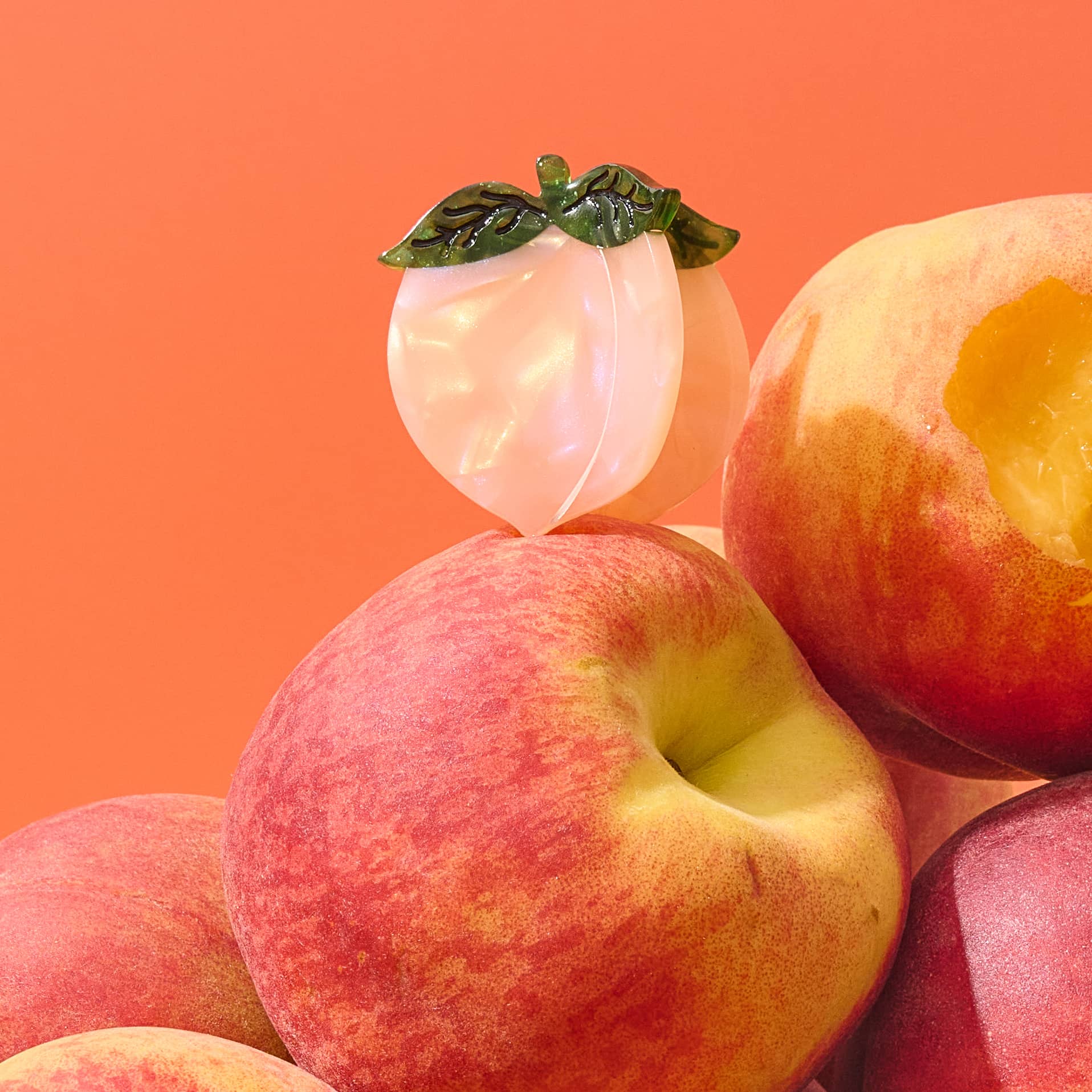 Jenny Lemons - Wholesale Hair Clip - Women's - Mini Peach Hair Claw Clip7