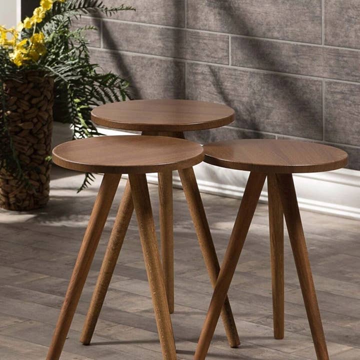 Conjunto de 3 Mesas Aninhadas com Pernas de Madeira Torneadas em Nogueira por atacado de Woohoo Sleep Like a Bear