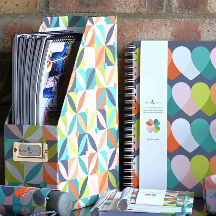 Revistero Carnaby Petal para venta al por mayor de Navigate Ltd