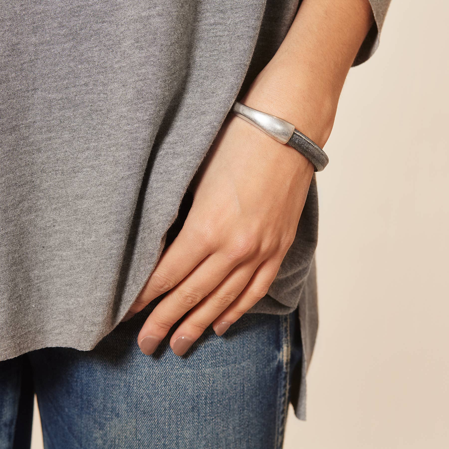 Diana Kauffman Designs - Vendita all'ingrosso Bracciale a polsino - Bracciale breakaway in pelle/Argento25