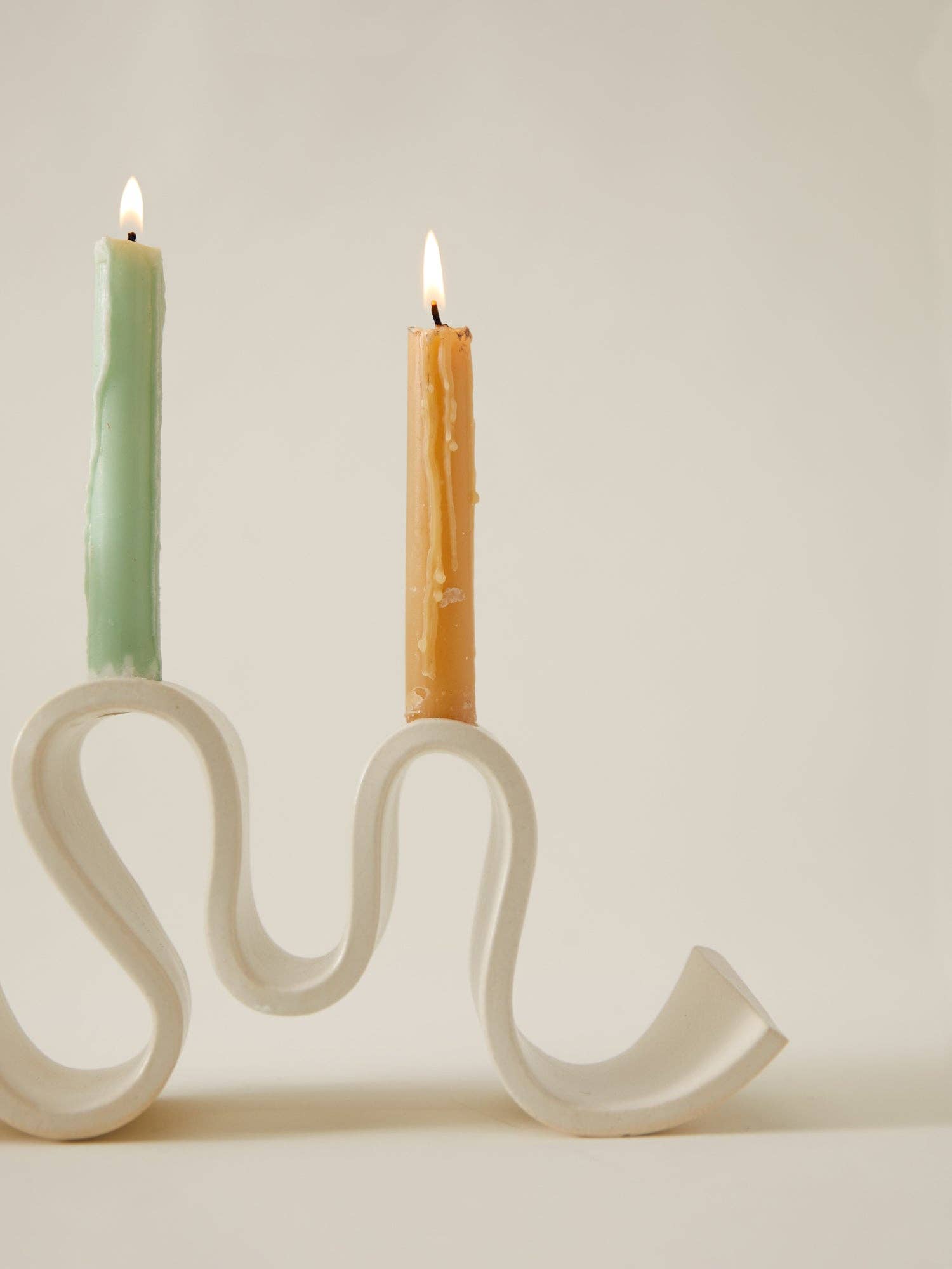 Virginia Sin – Großhandel Kerzenhalter – Welcher Kandelaber, Creme1