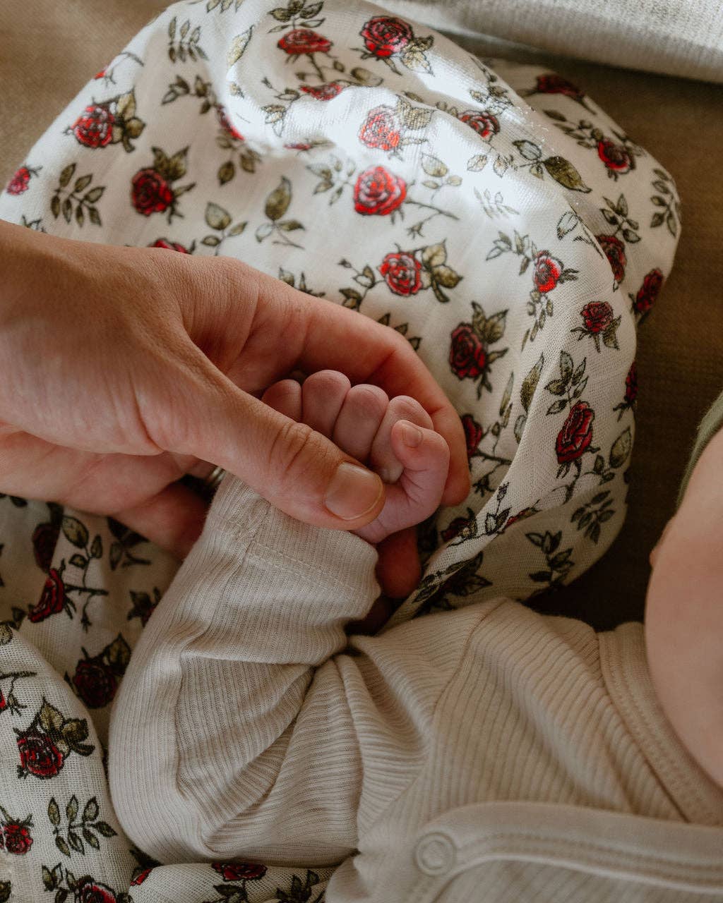 January Jane Shop - Wholesale Swaddle - Baby - Roses Blooming Swaddle4