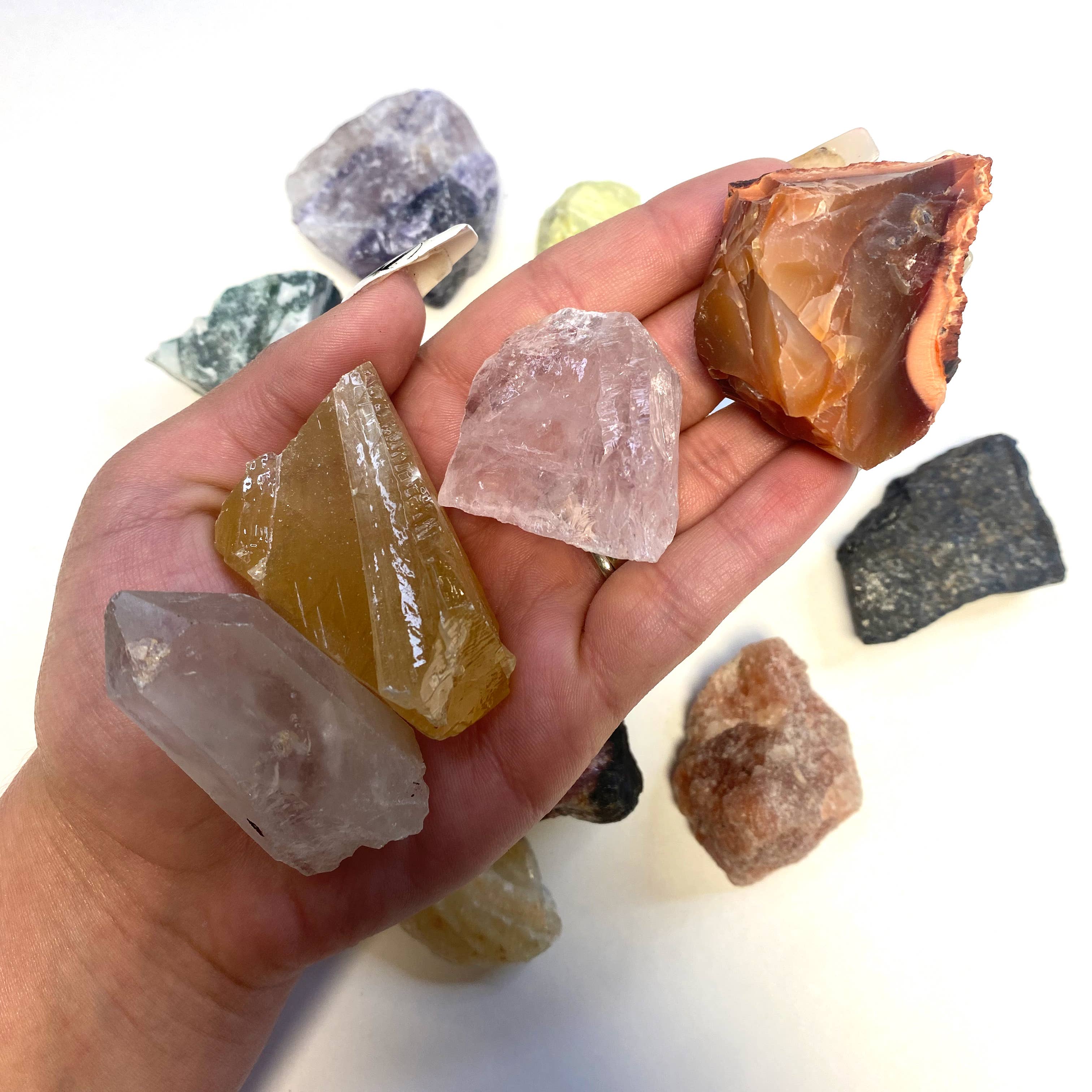 Moon Mountain Gems - Vendita all'ingrosso Pietra/cristallo spirituale - Borsa da miniera Prospector da 10 pezzi, 12-15 cristalli3