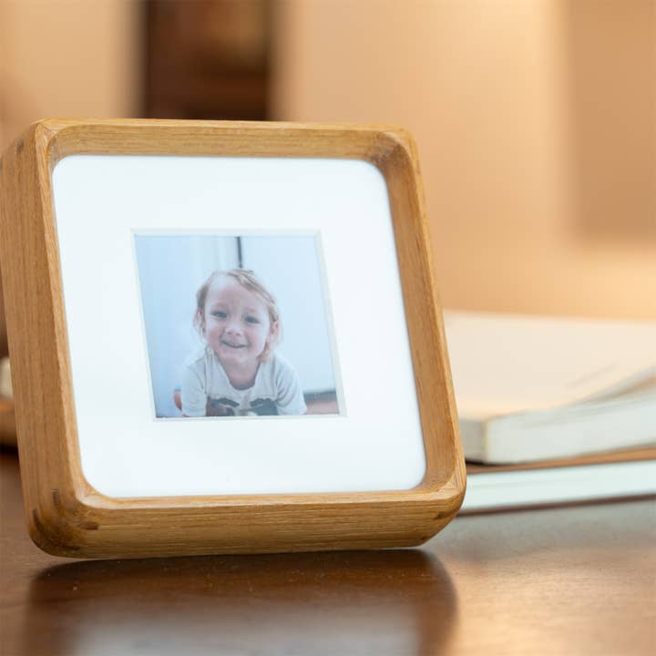 Mini photo frame - Teak for wholesale on Faire2