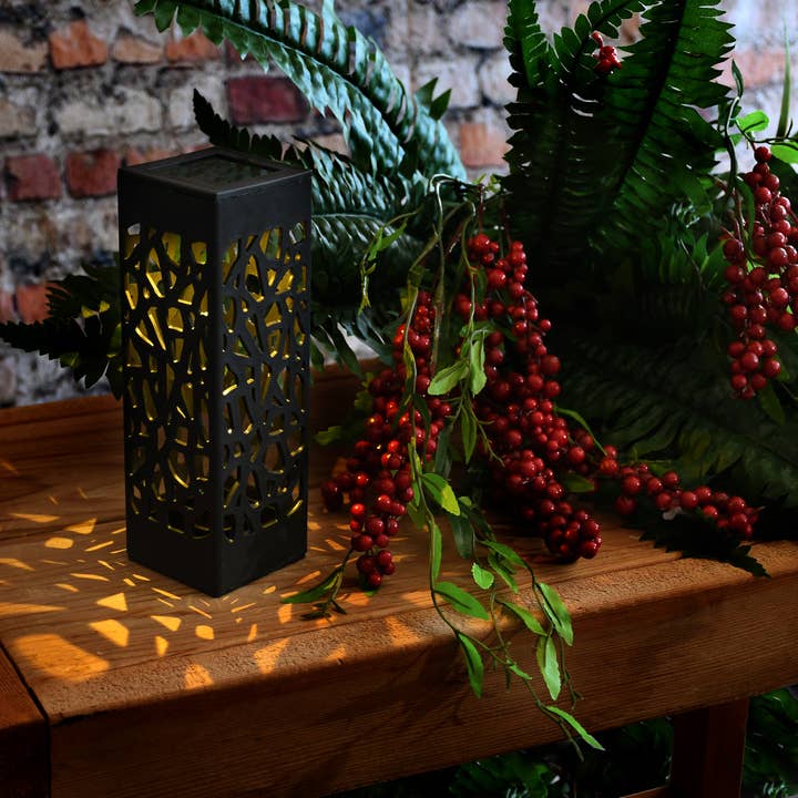 LumaBase - Wholesale Outdoor/Lawn Light - Solar Powered Garden/Tabletop Lights, Black - Set of 4