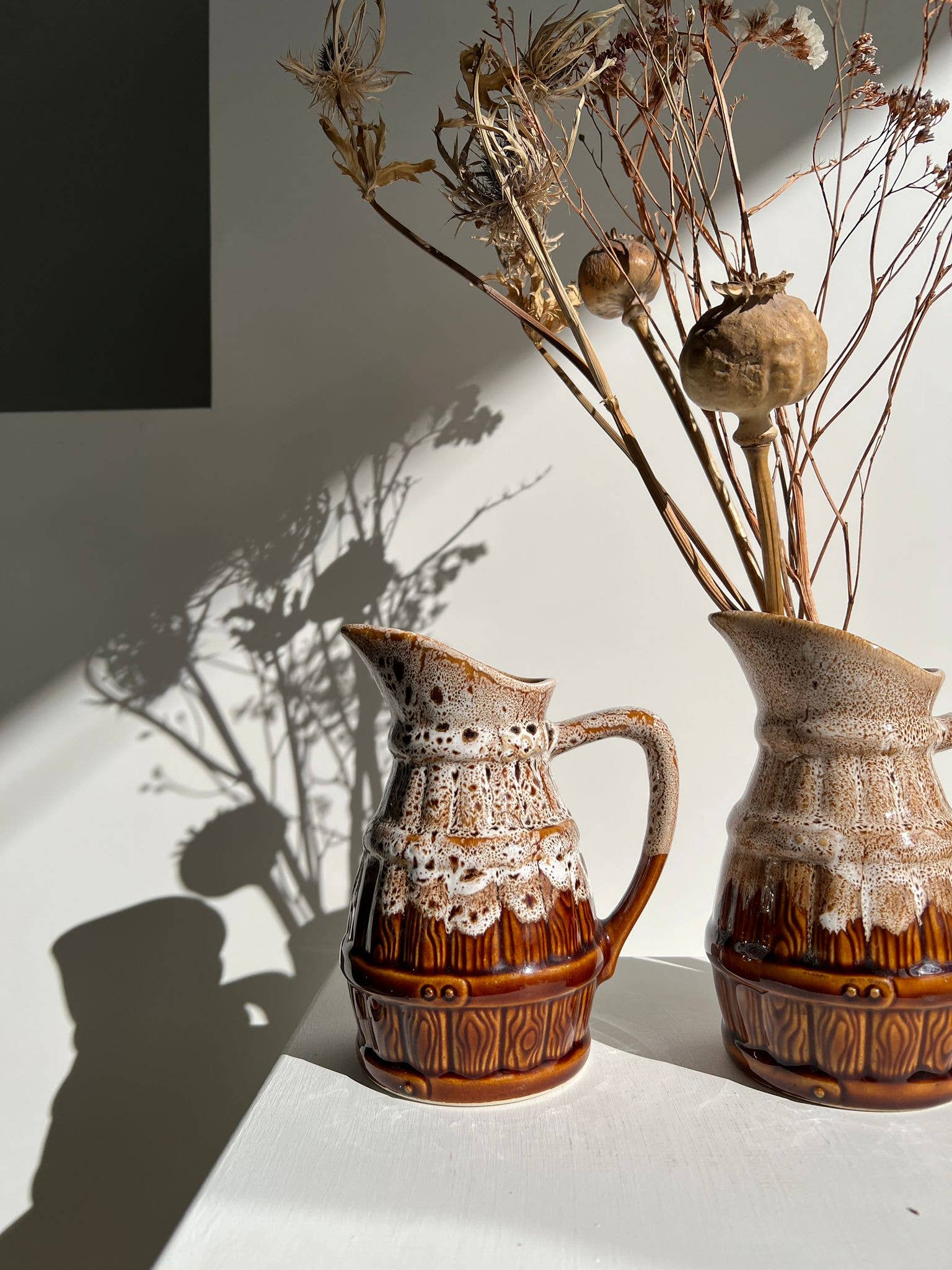 Office Objets – Objeto de mesa decorativo por atacado – Pequena jarra decorativa cerâmica vidrada com motivo de barril de cerveja45