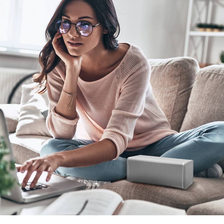 Silber Soundbound Slick Wireless Bluetooth-Lautsprecher Silber für den Großhandel auf Faire