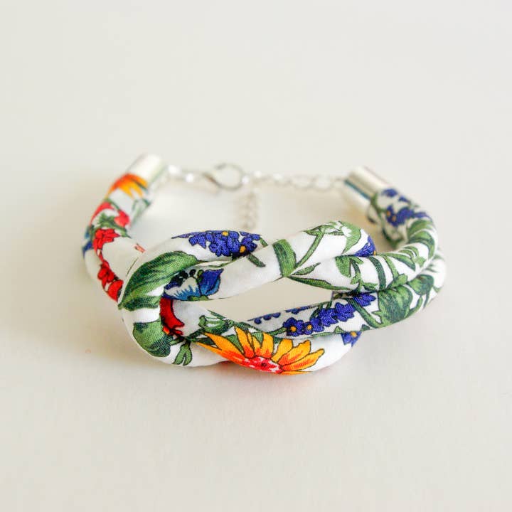 Bunny Bosworth - Wholesale Woven/Braided Bracelet - Reef Knot Bracelet - Meadow Flowers