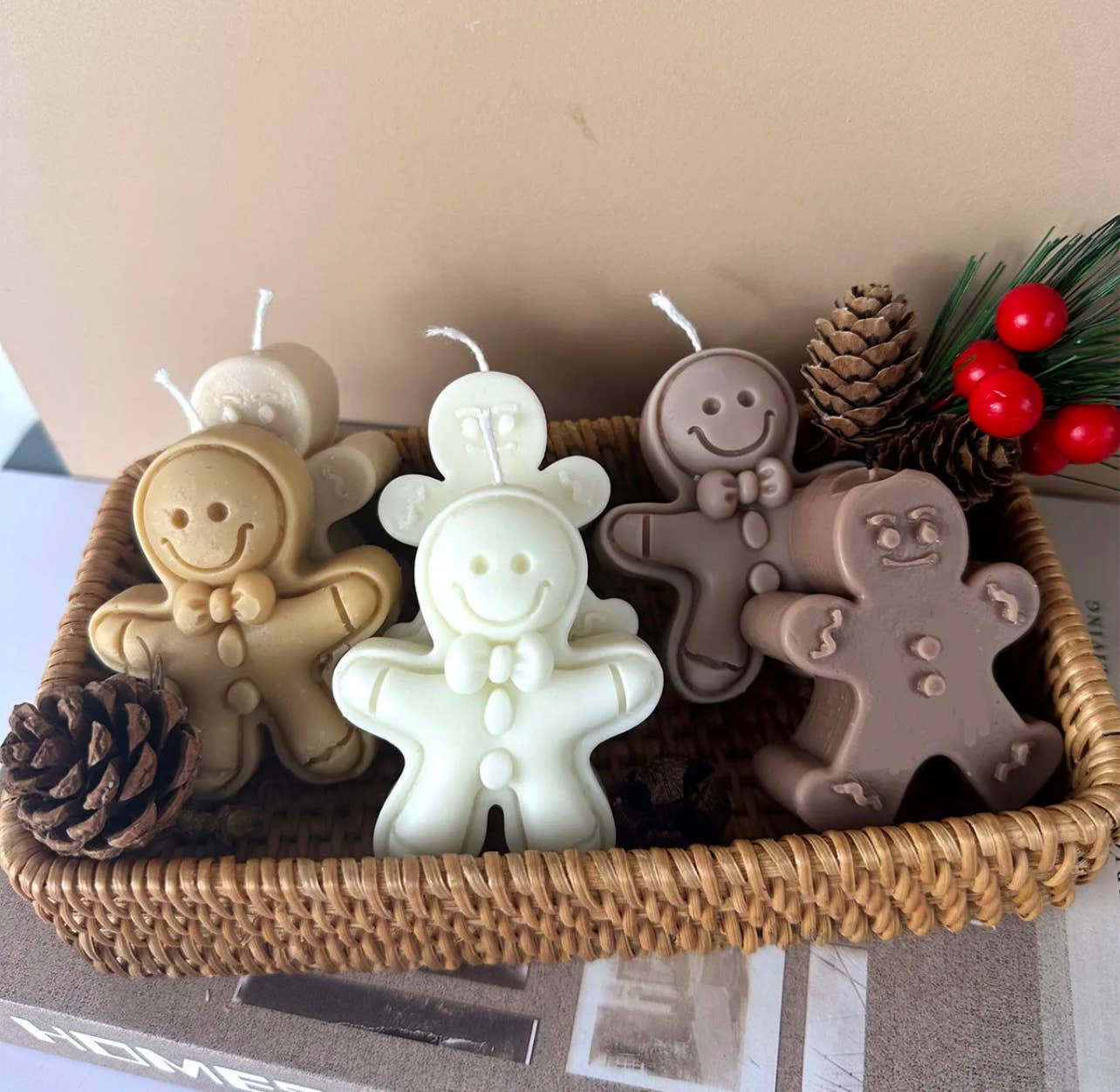 Dusty Rose Bodega - Wholesale Pillar Candle - CHRISTIMAS: gingerbread men0