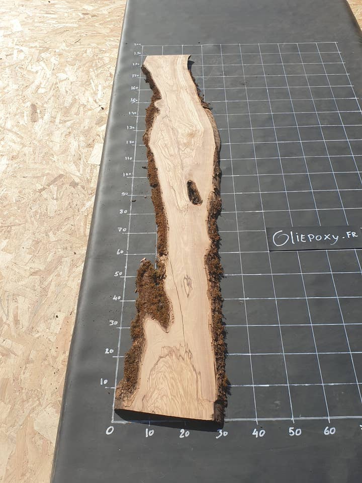 Tavola in legno d'ulivo N°53 per la vendita all'ingrosso da parte di oliepoxy