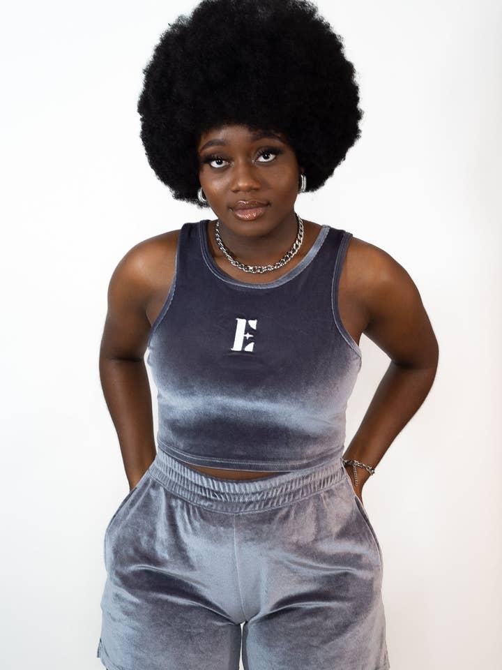 Completo Ella in velluto blu ghiaccio per la vendita all'ingrosso da parte di E's Element