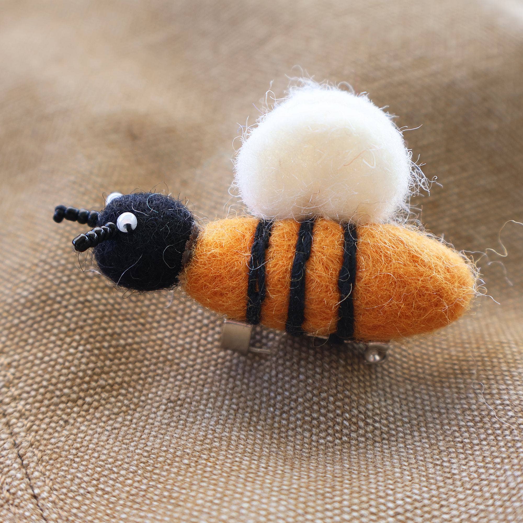 Tribal Trade GmbH - Wholesale Brooch - Brooch Pin Felt Bumblebee2