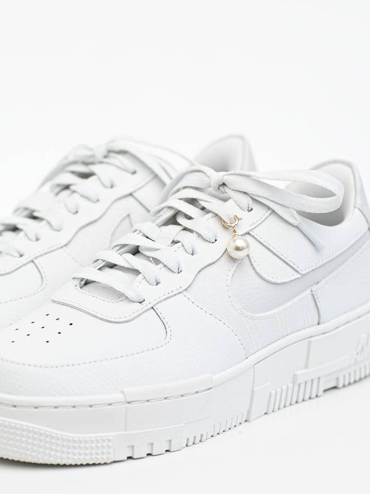 Cheeky Chain - Wholesale Shoe Accessories - Pearl Charm Sneaker