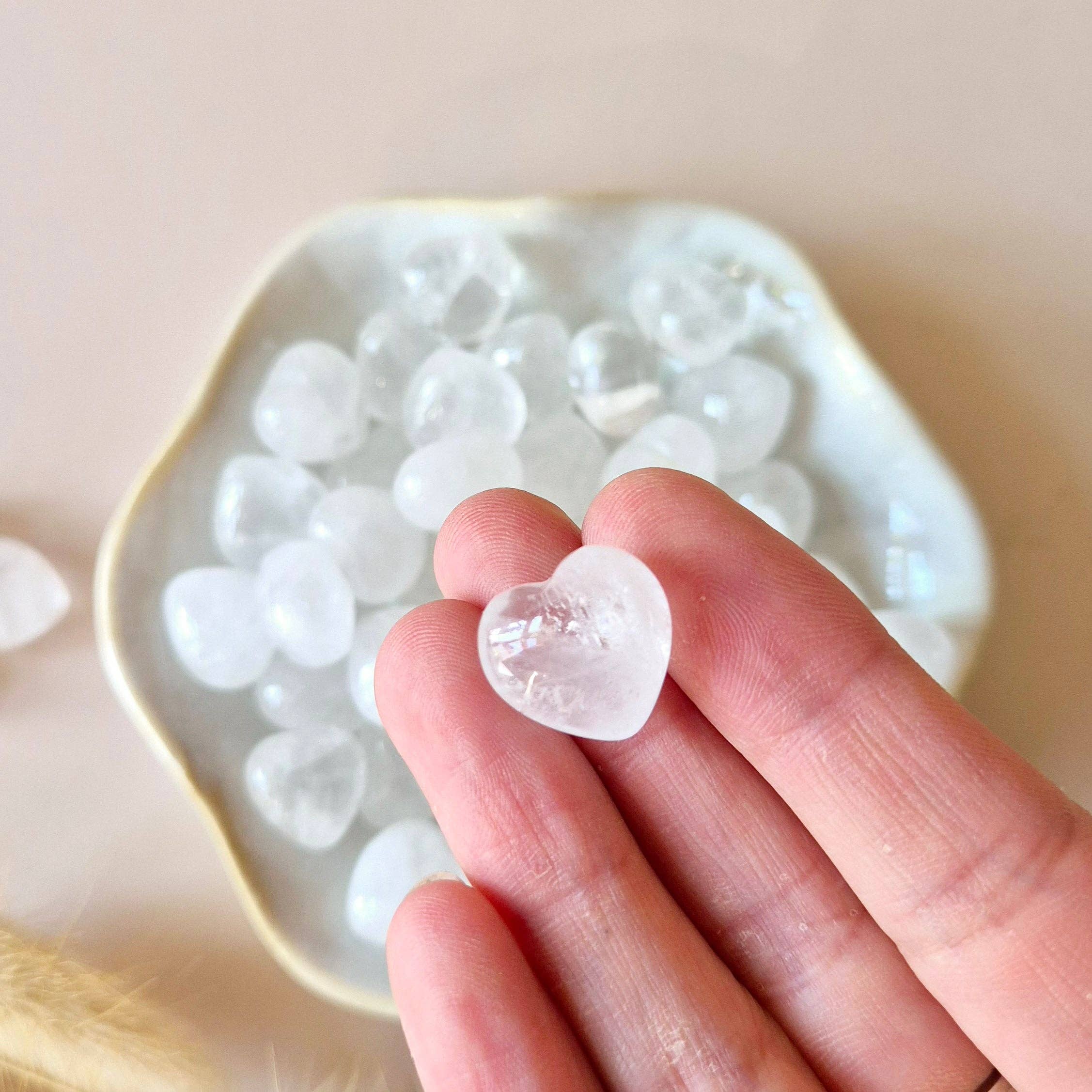 Moonlight Gemstones – Großhandel Spiritueller Stein/Kristall – Mini Edelstein Herz Taschenstein – Klarer Quarz (1,5 cm) für Kristall-Konfetti1