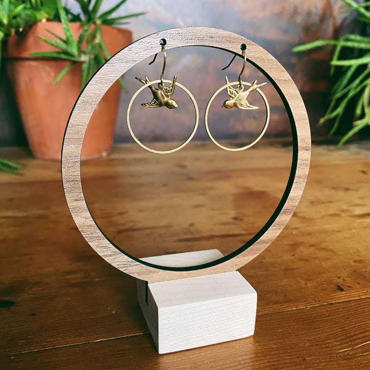 Seeds - Vendita all'ingrosso Orecchini pendenti - Orecchini Waconia | Ciondoli in ottone con fiore, piume, uccello e mezzaluna4