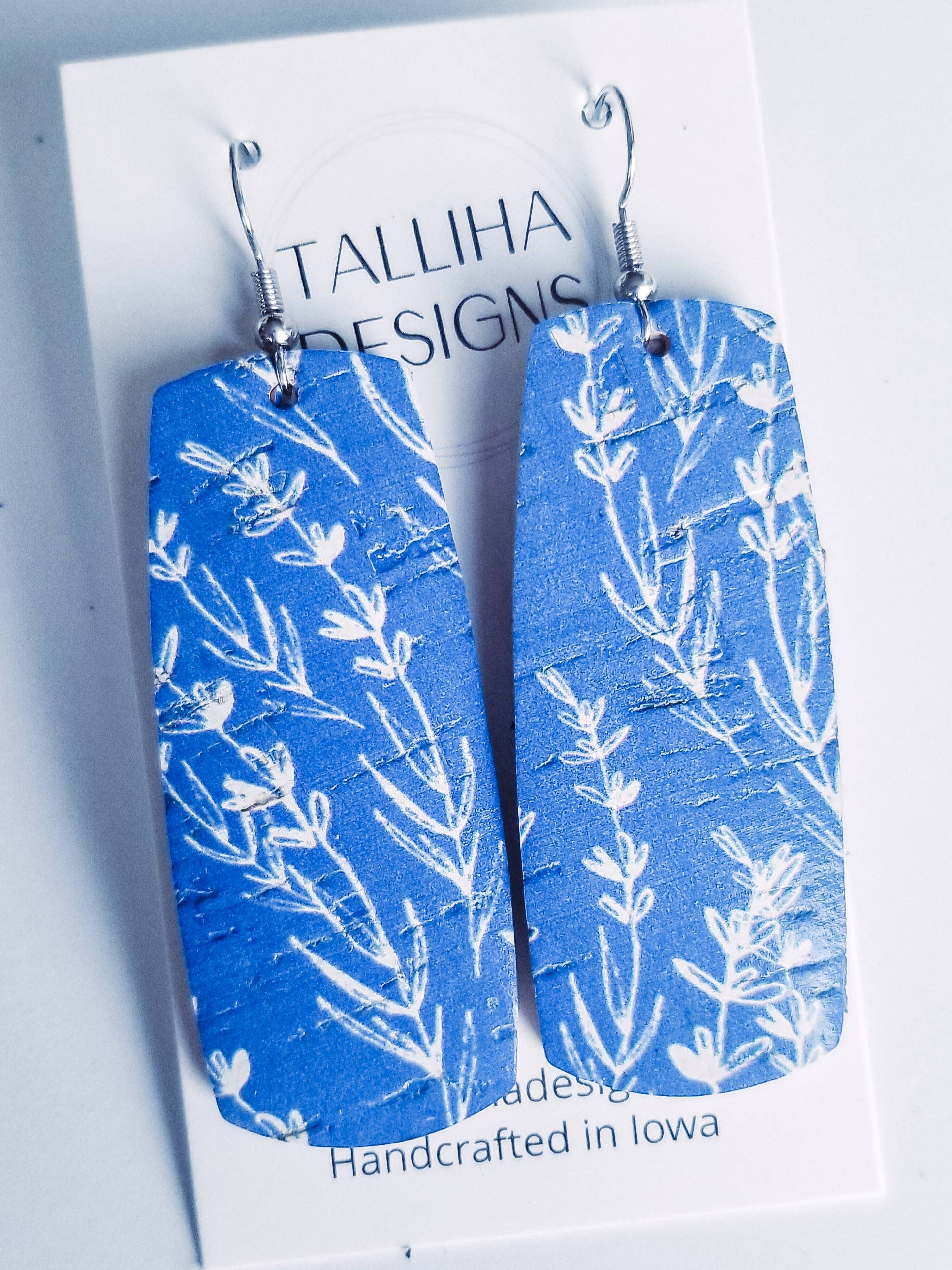 Talliha Designs - Venta al por mayor Pendientes colgantes - Pendientes colgantes con barra de cuero genuino de sauce azul1