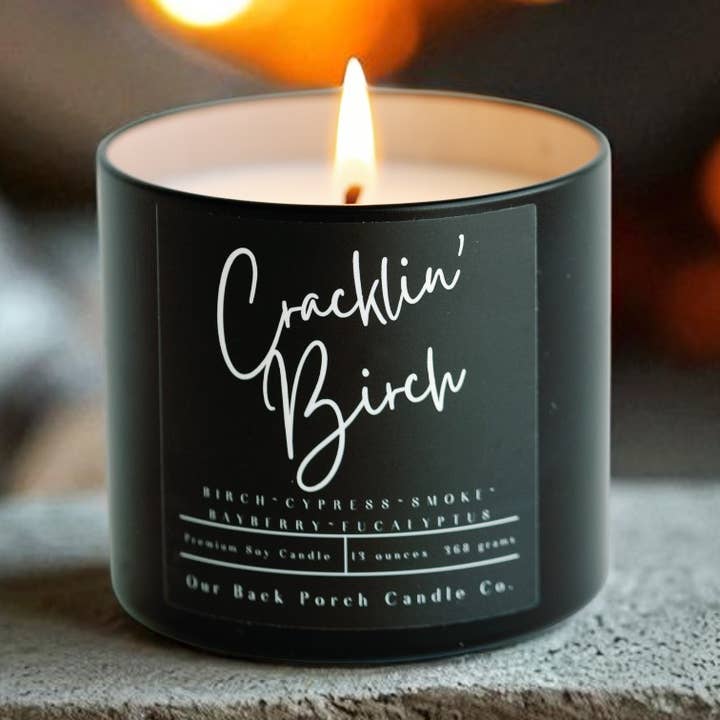 Bougie en soja maison moderne Cracklin' Birch pour la vente par Our Back Porch Candle Co